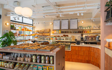 Honey Colored Wood: Warmth And Character For Modern Interiors